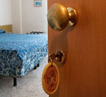 hotel royal camera doppia chiave porta